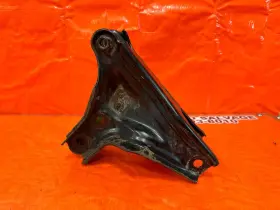 50827-st7-980 Acura 94-01 Integra - Automatic Rear Transmission Bracket Oem #246 50827-st7-980 Acura 94-01 Integra - Automatic Rear Transmission Bracket Oem #246