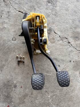 Bmw 219-03 2004-2010 E60 E63 530i 535i 545i 550i M5 M6 Manual Clutch Brake Pedal Box