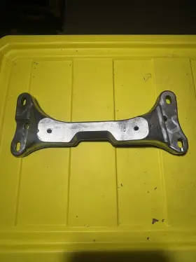 22312229198 Bmw 2001-2006 E46 M3 Factory Transmission Cross Member Mounting Bracket Oem 22312229198 Bmw 2001-2006 E46 M3 Factory Transmission Cross Member Mounting Bracket Oem