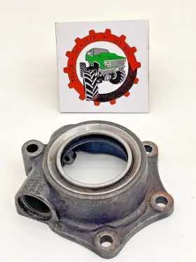 7085c Bord Warner Ford Truck T98a Trans Rear Output Bearing Retainer With Speedometer Gear Hole 2wd 7085c Bord Warner Ford Truck T98a Trans Rear Output Bearing Retainer With Speedometer Gear Hole 2wd