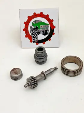 O1t-71 Bord Warner Ford Truck T98a Transmission Drive Driven Speedometer Set With Cap And Collar