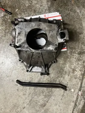 14066356 Borg Warner 1982-1992 S-10 T-5 Bellhousing 2.8 Manual 5 Speed Minor Damage