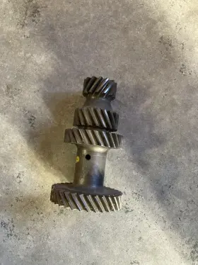 L32-25-19-r4 Borg Warner At86e-8 T86e-8 Ford Jeep 3 Speed Cluster Gear 6 7/8 Inch Oa Length Used