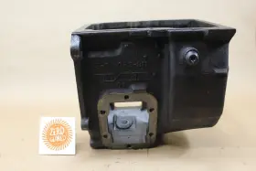 13-09-065-911 Borg Warner Ford T19 Manual Transmission Bare Empty Case Oem 13-09-065-911 Borg Warner Ford T19 Manual Transmission Bare Empty Case Oem