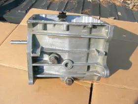 12-52-065-916.good Borgwarner 12-52-065-916 Gm S-10 Camero T-5 Non With C Transmission Case.cast # Used Cnd