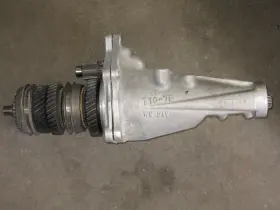 T10-7b Borgwarner 61 T10 4-speed # Tail Housing With Mainshaft Gears And Mid-plate