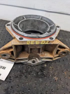 404.gm8j02 Chevrolet Truck 00-06 Suburban 1500 Transfer Case To Transmission Adapter 1572 1190418