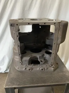 S-2347 Eaton Fuller Heavy Duty Truck Transmission Housing