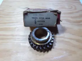 81a-7102 Ford Nos Fomoco 1a-7102 Transmission Intermediate Gear 22 Teeth 49-50 Pass Truck