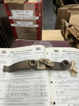 B6c-7243-a Ford 1956 1957 1958 F100/250 Truck Nos Transmission Reverse Gear Shifter Arm 4 Speed