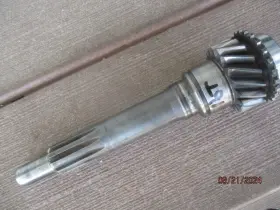 C2dz-7017-b Ford. Main Drive Gear For Falcon Mustang Comet 4 Bolt Top Cover 3 Speed Trans 16 Tooth