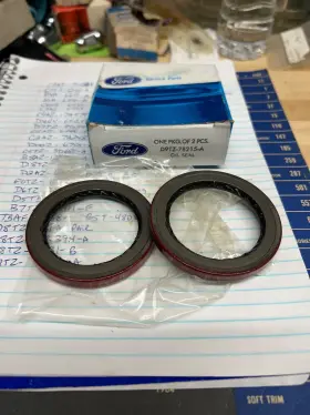 D9tz-7b215-a Ford Nos 1973 - 1979 F100 F250 F350 Output Shaft Seals Manual Trans