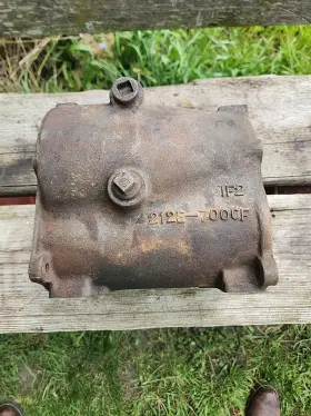 212e-7006f Ford Dagenham 1962-66 4 Sp Transmission Bere Case Cast Iron Used