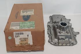 Ford E8tz-7222-a Genuine Oem Nos Housing Assembly M5r1 Transmission