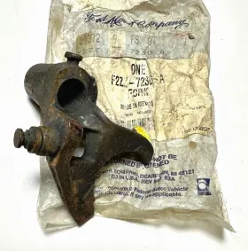 F2zz-7230-a Ford F2zz7230a Genuine Manual Transmission Shift Fork Nos For T5 T45 F2zz-7230-a Ford F2zz7230a Genuine Manual Transmission Shift Fork Nos For T5 T45
