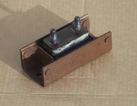 Ford F81a-6d091-bc 99 - 01 F250 F350 Zf Manual Transmission Rear Mount Bracket Oem