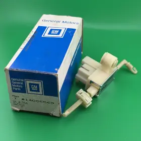 14066569 Gm Nos Oem 1982 - 1986 Camaro And Firebird Manual Trans Clutch Safety Switch