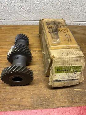 357235 Gm Borg Warner Super T10 Cluster Gear 2.43 Ratio 27-23-20-18 Nos
