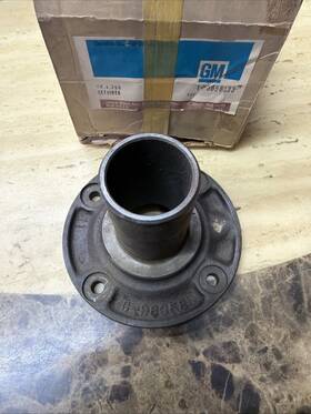 Gm 3858833 Nos Muncie 4 Speed Gear Retainer 1963-74 Corvette Chevelle Trucks