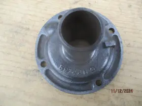581446 Gm Chevy Truck 4 Speed Front Bearing Retainer 1948 To 1961 Sm420 P/n. Used