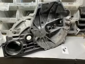 21000-pzf-305 Honda 03-07 Element 5spd M/t Awd Bell Housing 21000-pzf-305 Honda 03-07 Element 5spd M/t Awd Bell Housing