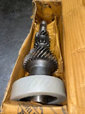 1352077062r Jeep T-5 5 Speed Counter Gear Cluster Gear.cj-5 Cj-7