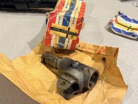 Nissan 32850-e9801 1979-1980 280zx 1980-1982 720 Shift Control Unit
