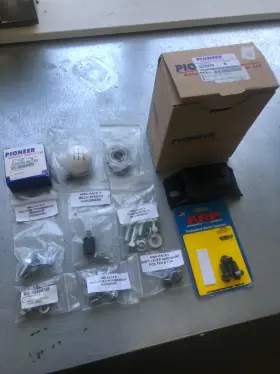 8-1122 Pioneer Chrysler Dodge Hemi 5 Speed Manual Transmission Bolt Kit Plus Tranny Mount