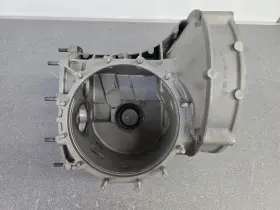 9153011011r Porsche Nice Used Original 911 915/61 Transmission Magnesium Bell Housing 1977