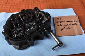 Porsche 999.052.016.00 911 914-6 Transmission Intermediate Plate With Bearings And Bell-crank