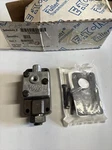 Eaton Fuller Slave Valve K-2424 Replacement Kit New. Price: $145.00.